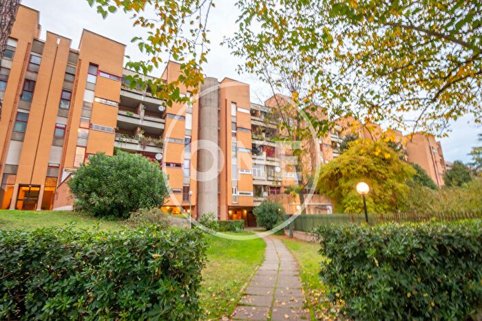 Appartamento con 5 locali in vendita in Via Carlo Giuseppe Bertero, Roma