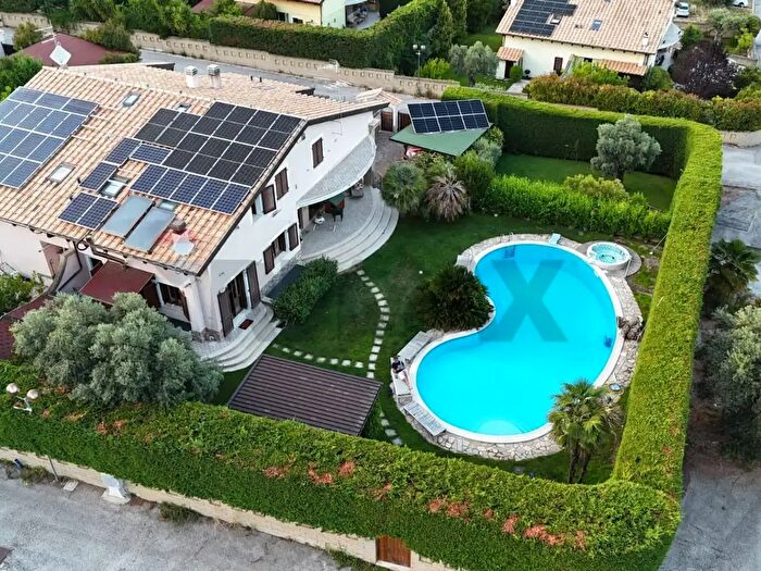 Casa con 6 locali in vendita in Via Alessandro Cicognini, Francavilla Al Mare