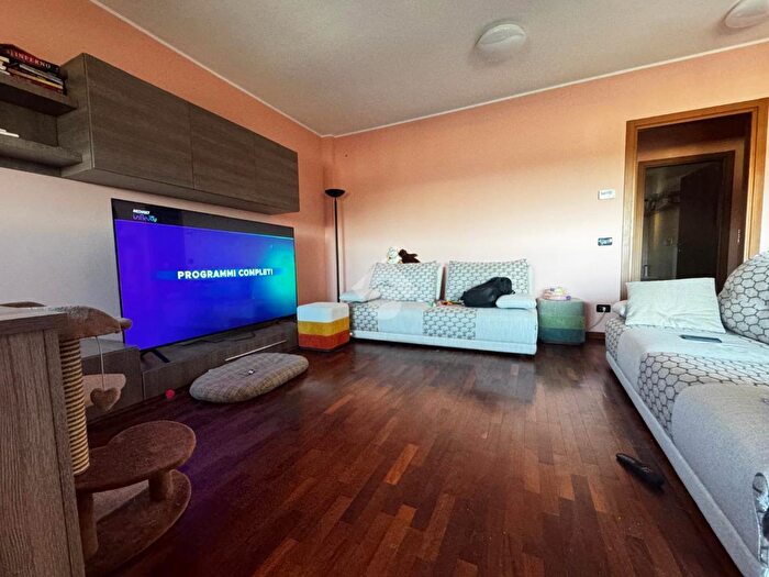 Appartamento trilocale in vendita in Via Ernesto Breda, Milano