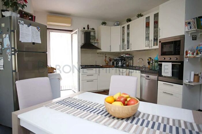 Appartamento quadrilocale in vendita in Via Stabbio, Carrara