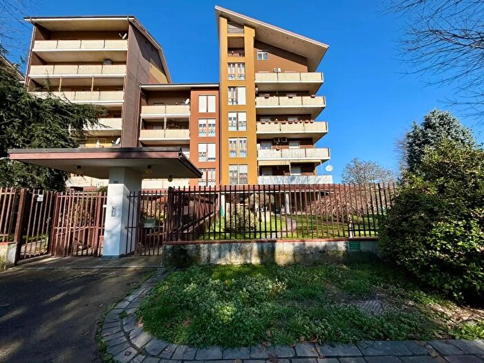 Appartamento con 5 locali in vendita in Via Parini, Alessandria
