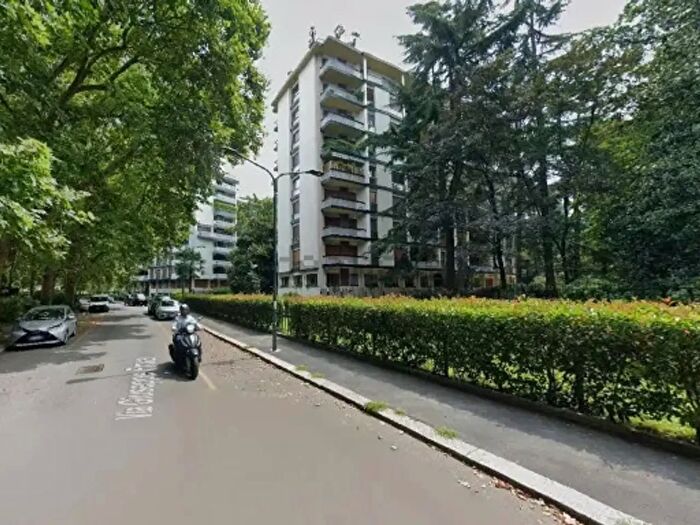 Appartamento trilocale in vendita in Via Giuseppe Frua, Milano