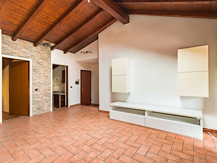 Appartamento con 5 locali in vendita in Via XXIV Maggio, Cuveglio