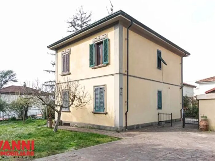 Appartamento con 6 locali in vendita in Via Roma, Volterra