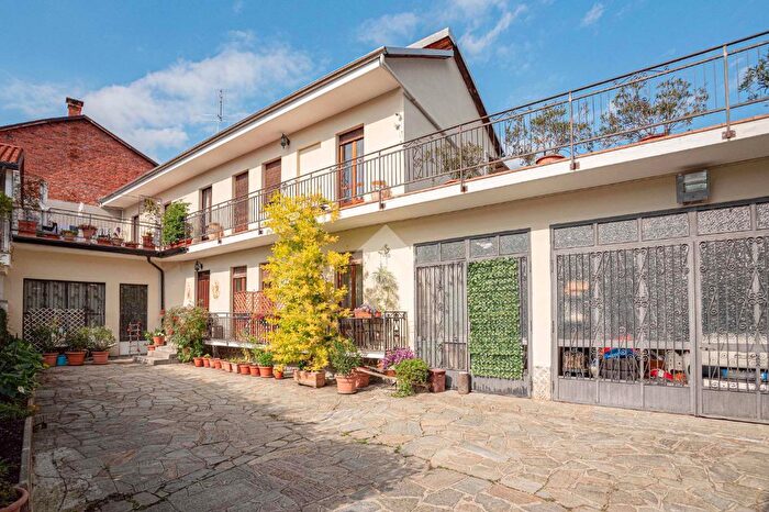 Casa con 5 locali in vendita in Via Corio, Cirie