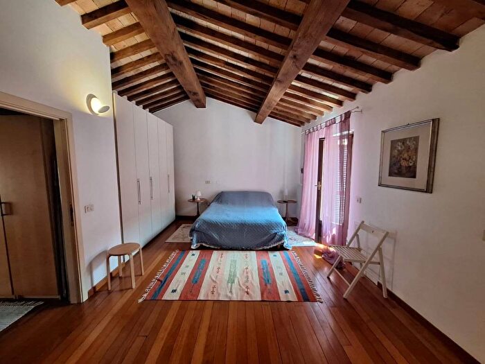 Casa con 6 locali in affitto in Via Gasparoli, Centro Storico, Fano