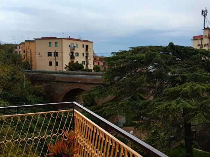 Appartamento quadrilocale in affitto in Via Provinciale San Gennaro, Pozzuoli Alta, Pozzuoli