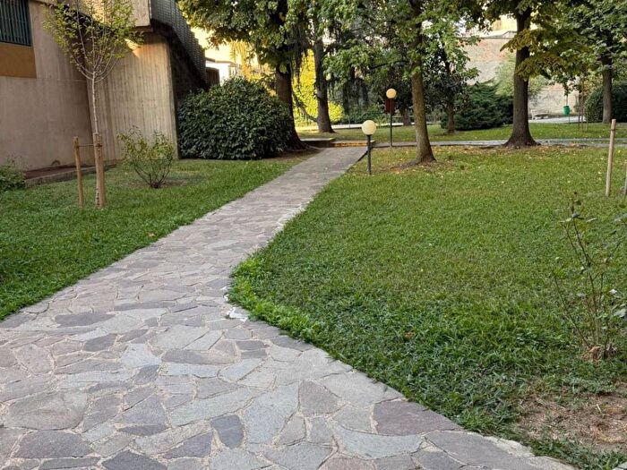 Appartamento bilocale in affitto in Via Franco Tosi, Barona, Milano