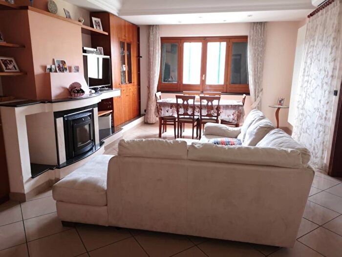 Appartamento con 5 locali in affitto in Via Giambattista Vico, Afragola