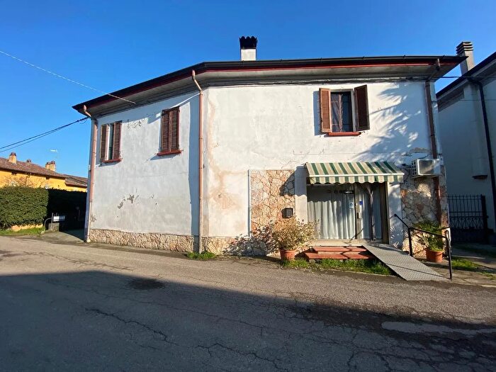 Casa quadrilocale in vendita in Via Aprile, San Daniele Po