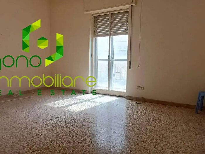 Appartamento con 6 locali in vendita in Via Marabitti, Siracusa