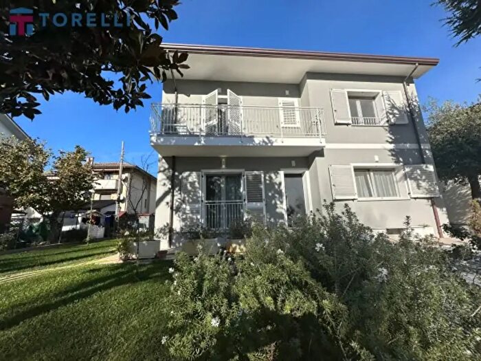 Casa con 6 locali in vendita in Via Montaletto, Cesenatico