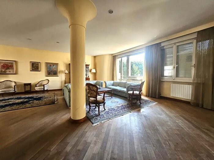 Casa con 10 locali in vendita in Empoli