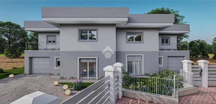 Casa quadrilocale in vendita in Via Novembre, San Martino In Strada