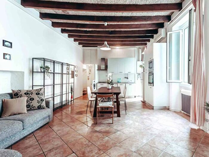 Appartamento trilocale in affitto in Via Vetere, Ticinese, Milano