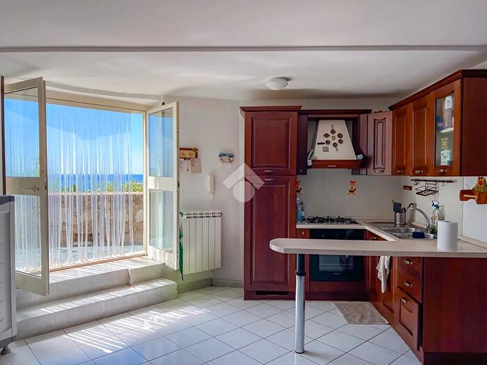 Appartamento trilocale in vendita in Via Pasquale Testa, Formia