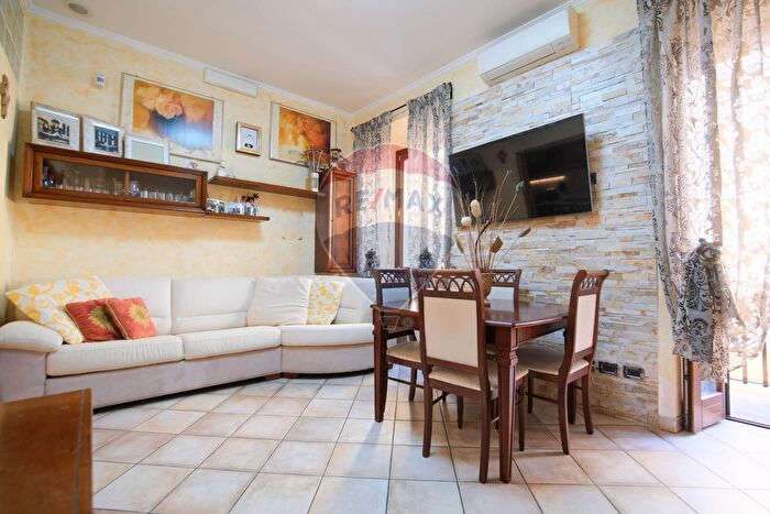 Appartamento con 5 locali in vendita in Via Cavour, Marino