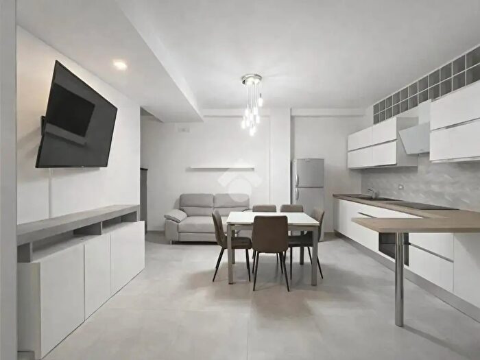 Appartamento trilocale in vendita in Via Mecenate, Brindisi