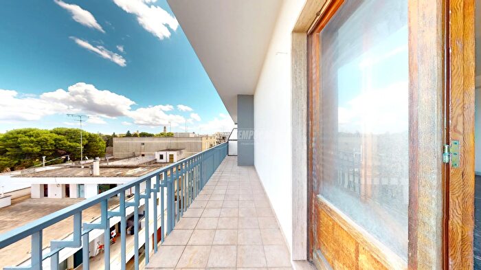 Appartamento con 5 locali in vendita in Via Alfonso Sozy Carafa a, Lecce