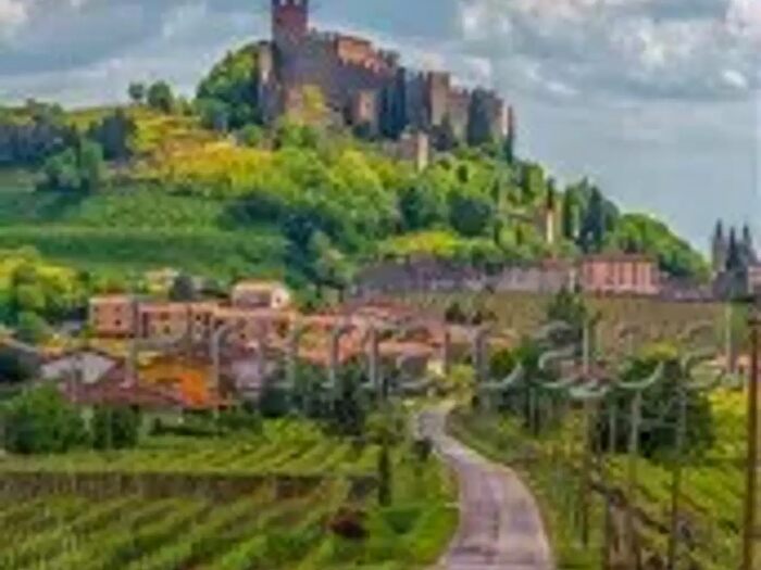 Appartamento quadrilocale in vendita in Via, Soave
