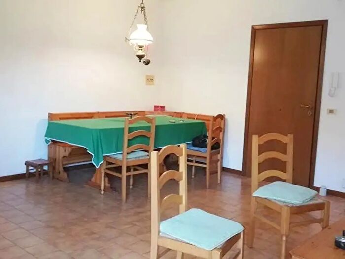 Appartamento con 5 locali in vendita in Camaiore