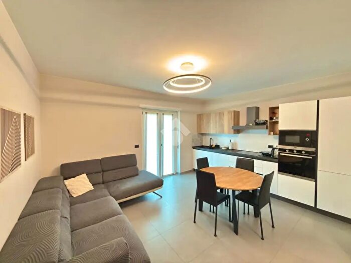 Appartamento trilocale in vendita in Via Coazze, Giaveno