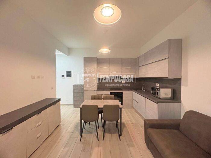 Appartamento bilocale in affitto in Via Gianfranco Zuretti, Cascina dei Pomi, Milano