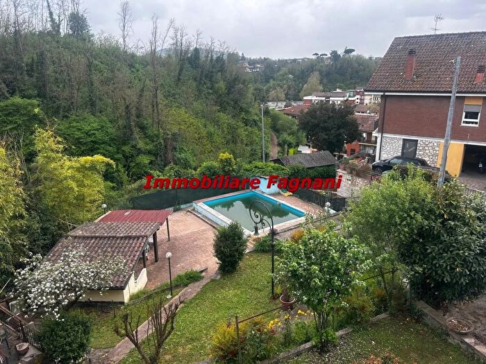 Casa con 7 locali in vendita in Via GenazzanoValmontone, Valmontone