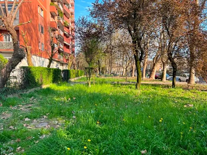 Appartamento trilocale in vendita in Via Martino Bassi, Milano