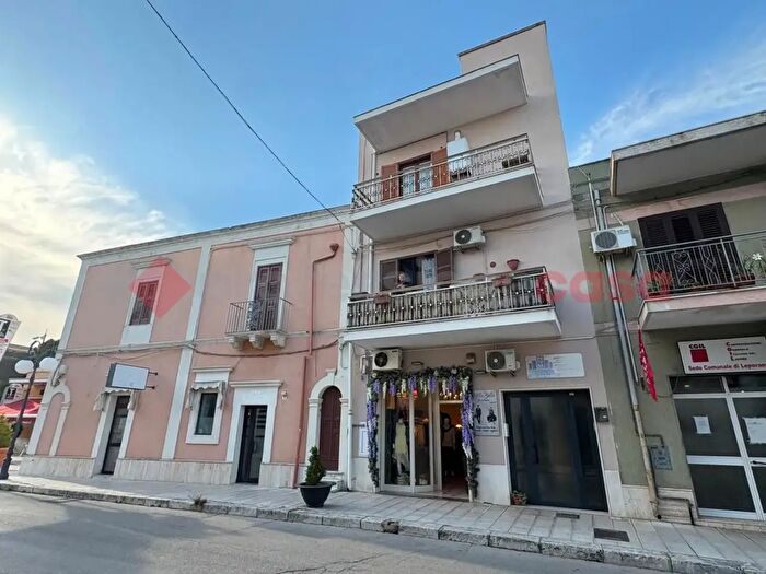 Appartamento trilocale in vendita in Via Trieste, Leporano