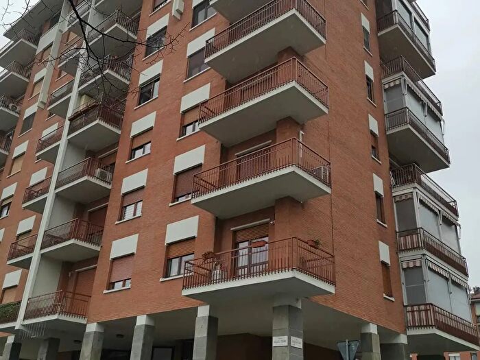 Appartamento trilocale in vendita in Corso Giulio Cesare, Torino