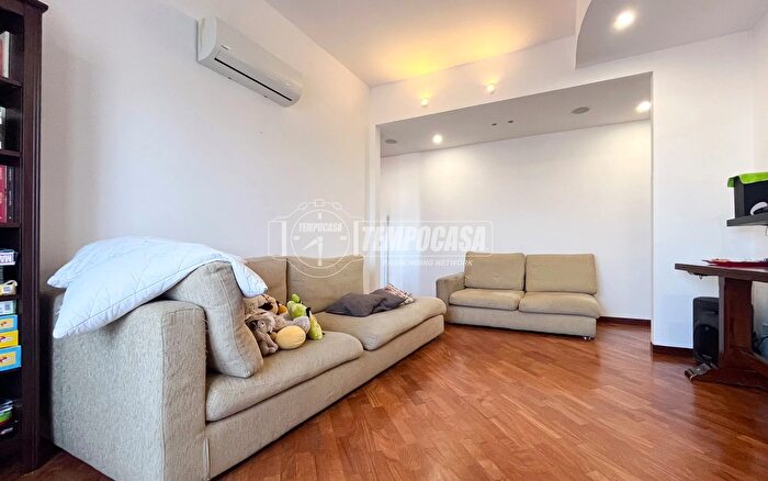 Appartamento trilocale in vendita in Via Mulazzano, Mulazzano