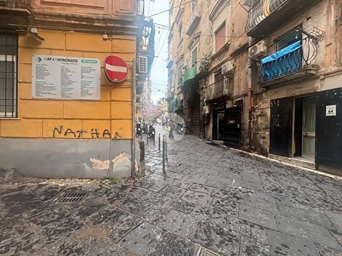 Appartamento bilocale in affitto in Vico Castrucci, Napoli