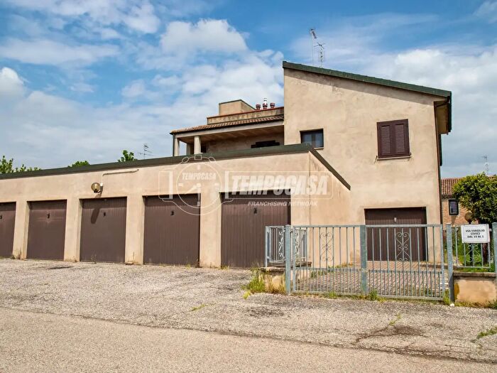 Appartamento trilocale in vendita in Via Virgilio, Cento