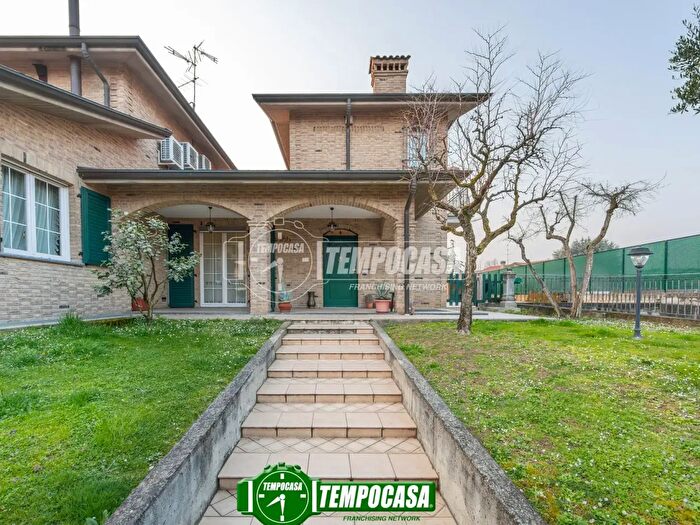 Casa trilocale in vendita in Via DottaCosmi, Trezzano Rosa