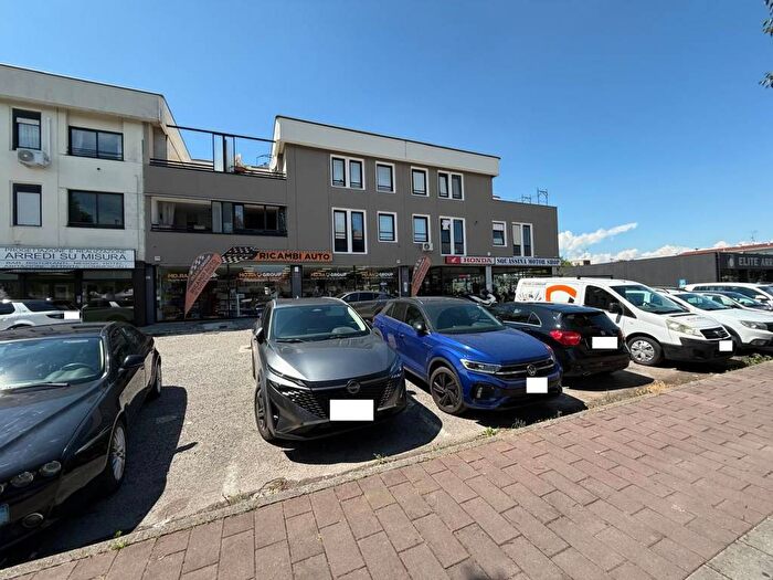 Appartamento trilocale in affitto in Viale Europa, Centro, Montichiari