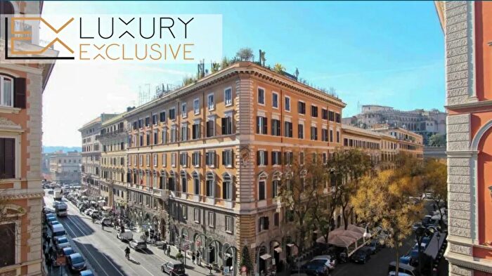 Appartamento con 6 locali in vendita in Roma