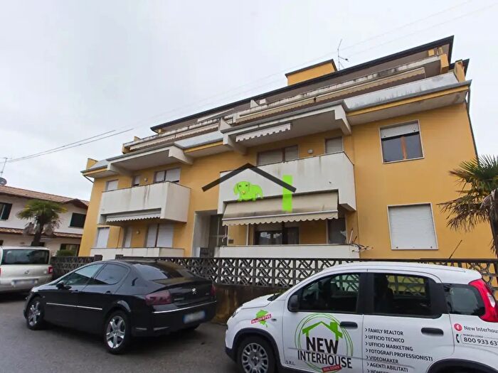 Appartamento con 5 locali in vendita in Via Nicoletta, Pordenone
