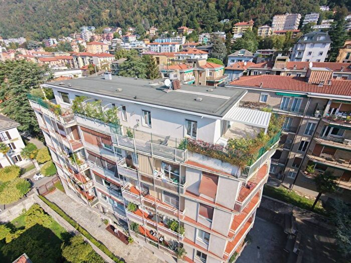 Appartamento con 5 locali in vendita in Via Giuseppe Ferrari, Valduce Crispi, Como
