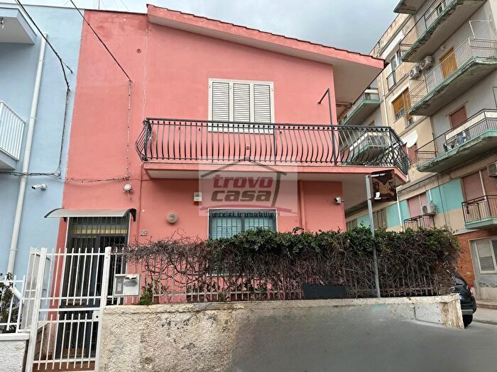 Casa con 5 locali in vendita in Via Lombardia, Siracusa