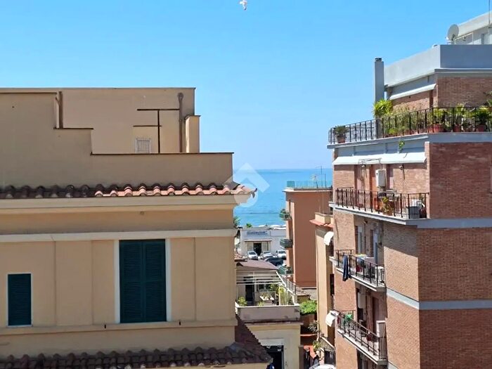 Appartamento trilocale in vendita in Via Granito di Belmonte, Roma