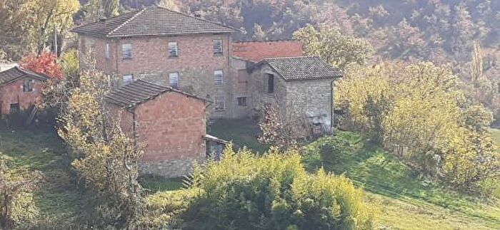 Casa con 6 locali in vendita in Via per Sassuolo, Serramazzoni