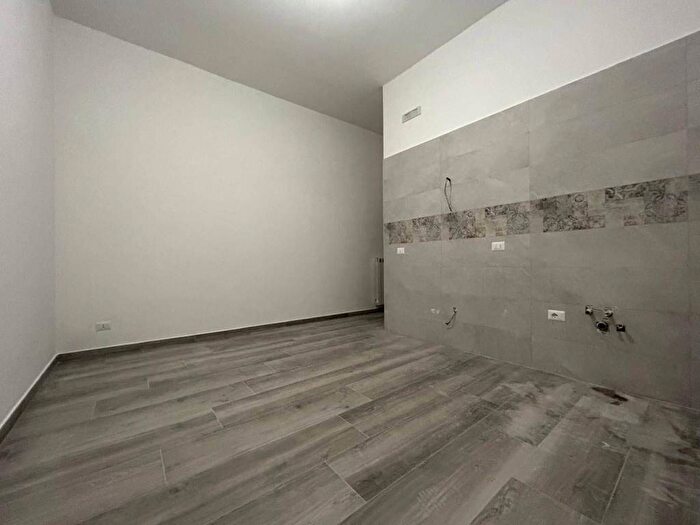 Appartamento trilocale in affitto in Via Napoli, Centro, Maddaloni