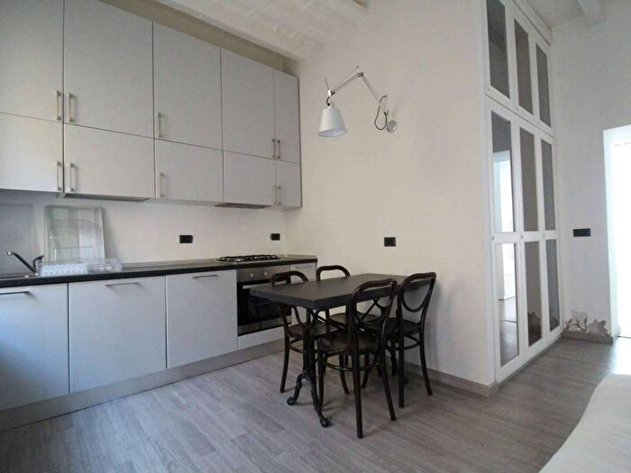 Appartamento bilocale in affitto in via Mortara, Navigli Darsena, Milano