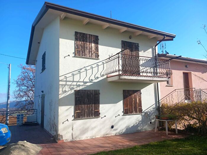 Casa con 7 locali in vendita in Via Santa Lucia, San Leo