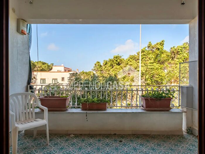 Appartamento trilocale in vendita in Lungomare Cristoforo Colombo, Palermo