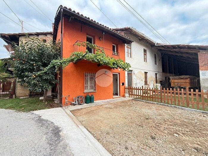 Casa con 5 locali in affitto in VIA CASTELVECCHIO, Fossano