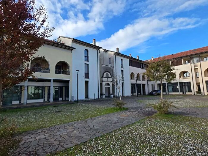 Casa con 5 locali in vendita in Piazza Giovanni, Inverigo