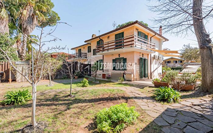 Casa quadrilocale in vendita in Via dei Pesci, Ladispoli