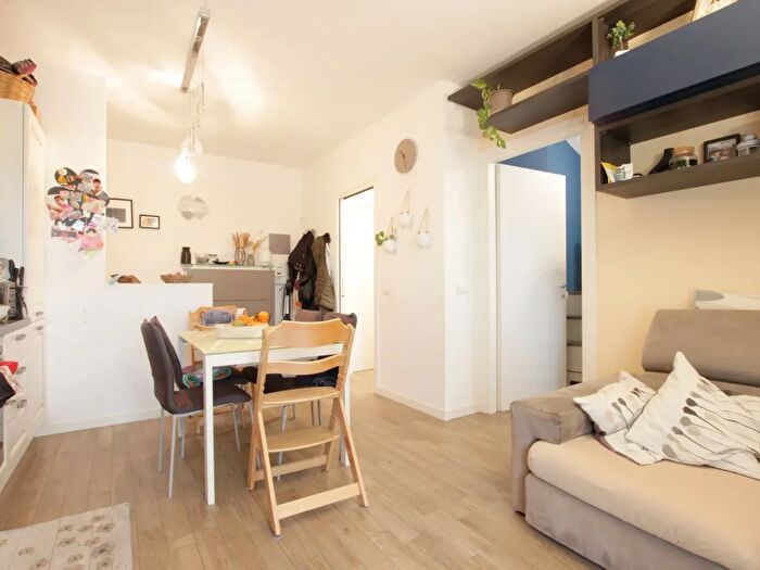 Appartamento trilocale in vendita in Via della Repubblica, Monteriggioni